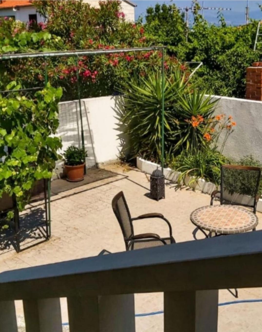 Apartment Marina Supetar Exterior photo