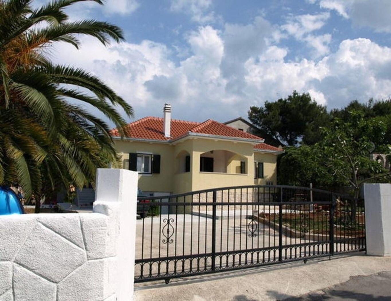 Apartment Marina Supetar Exterior photo